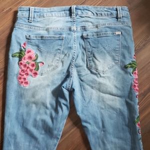 Embroidered Stretch Skinny Jean
